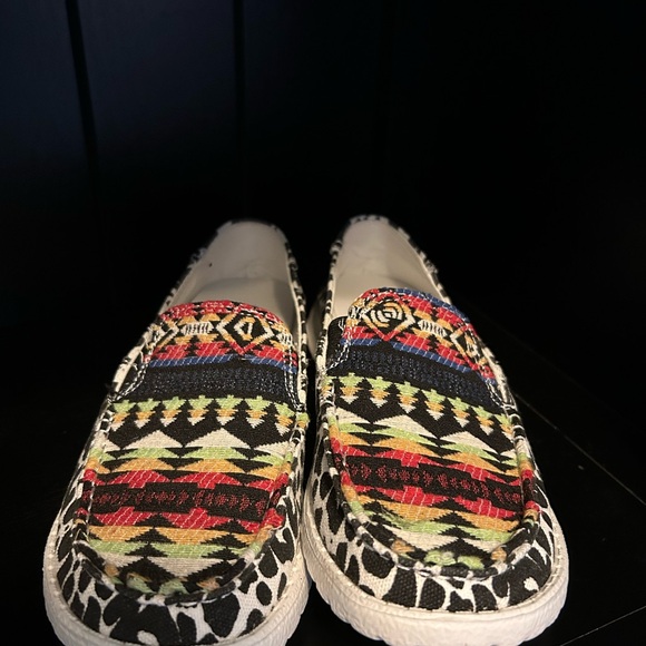 Gypsy Jazz Aztec print shoes - Picture 2 of 4